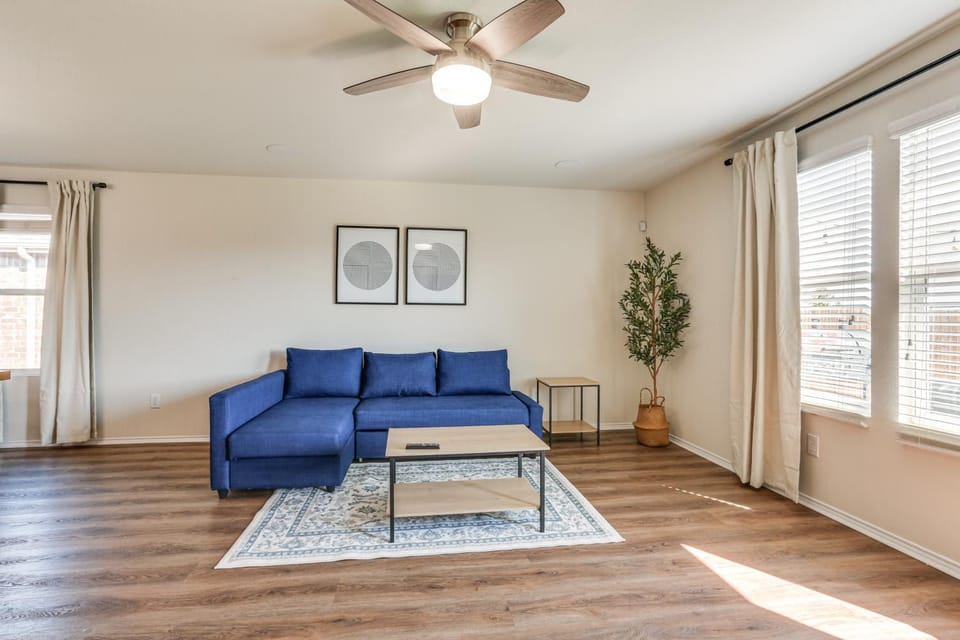 Modern Home w/ Private Yard & Patio in Little Elm! House in Little Elm