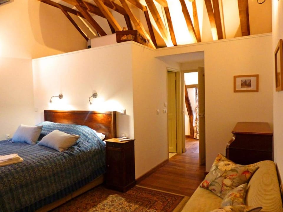 Property building, Living room, Bedroom