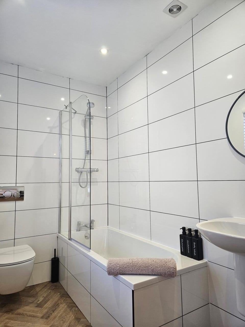 Shower, Toilet, Bathroom, Bath