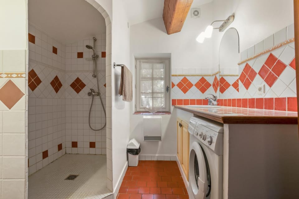 Bathroom, Living room