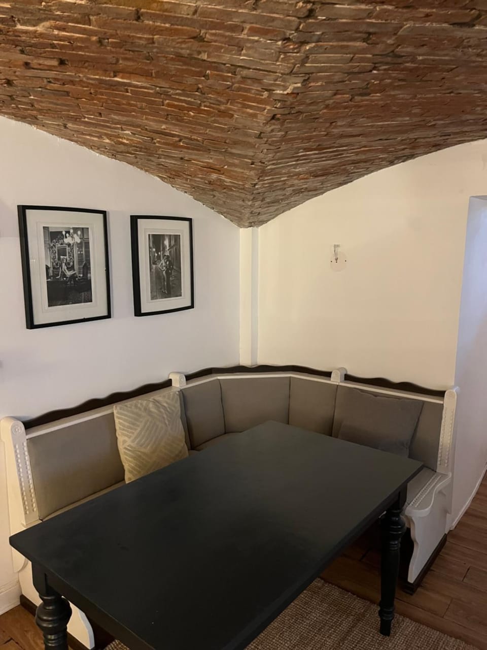 Kitchen or kitchenette, Seating area
