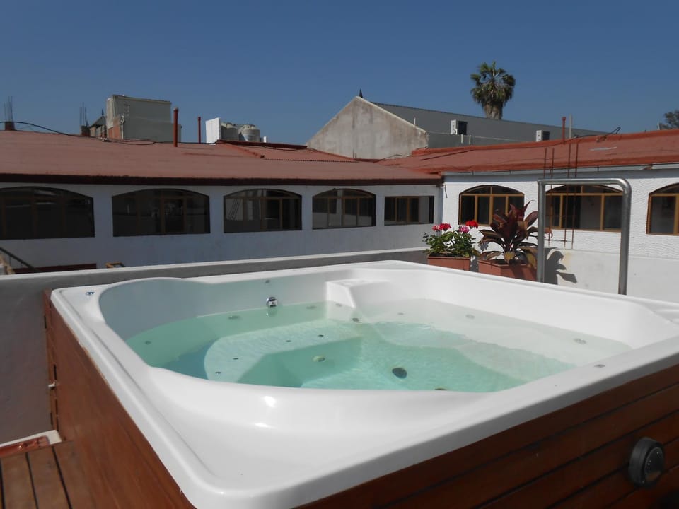 Day, Hot Tub