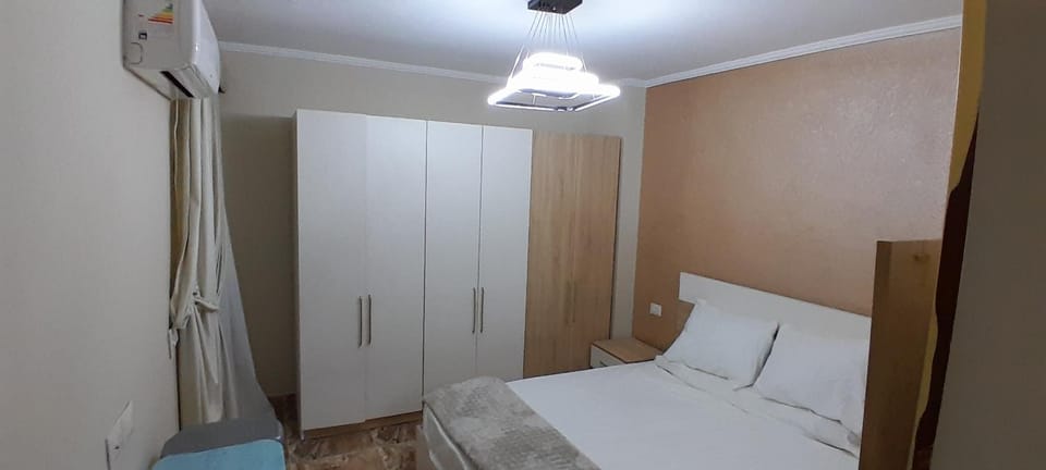 Bed, Bedroom, wardrobe, air conditioner