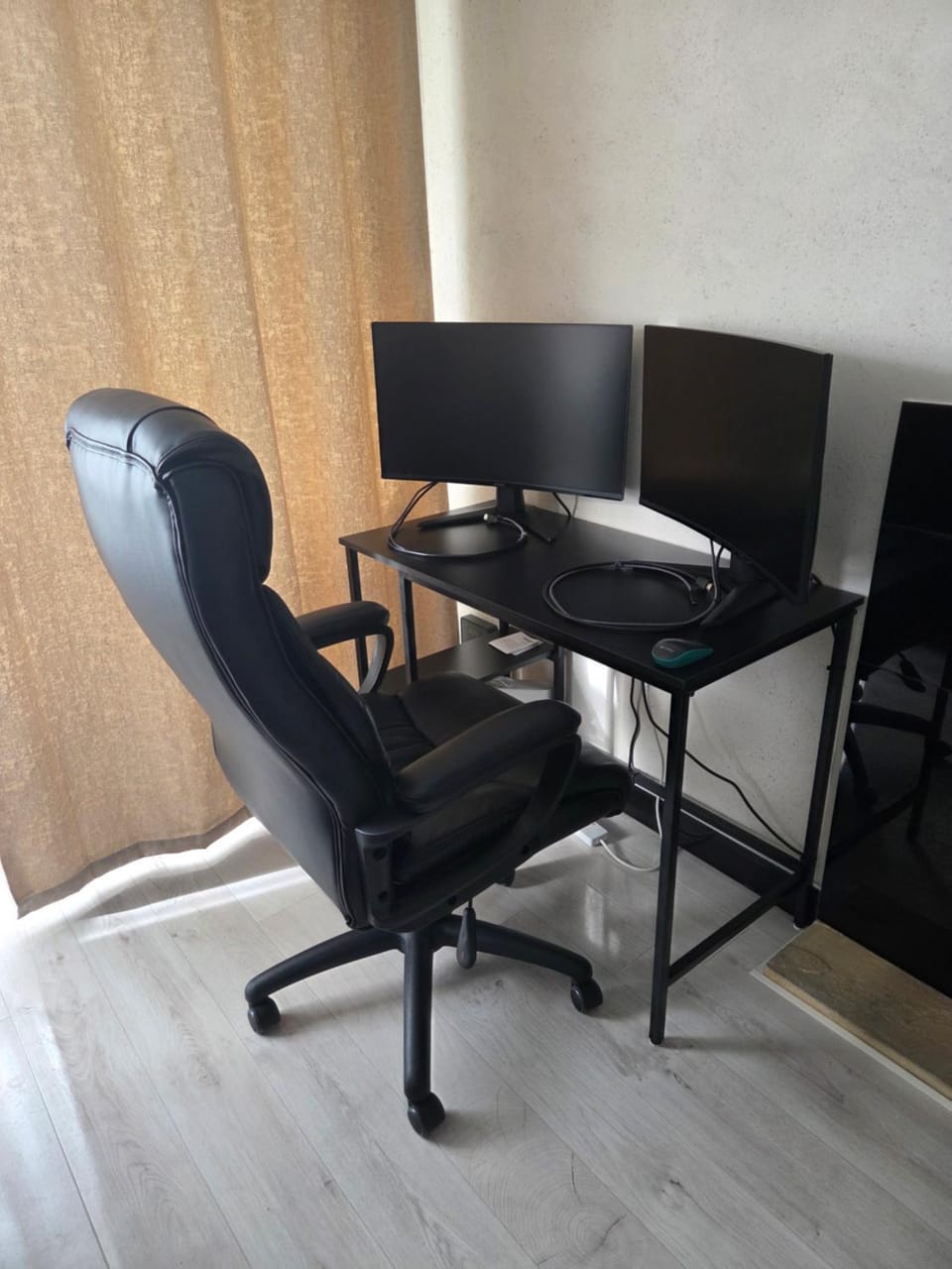 TV and multimedia, Living room, Business facilities