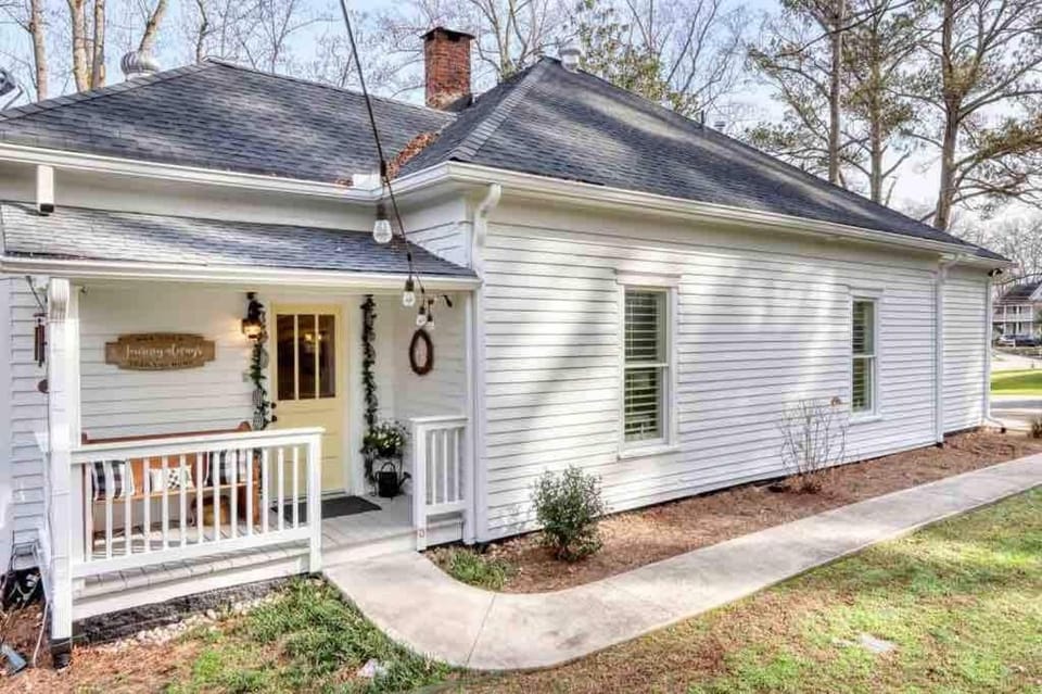 Historic Home Walk to Downtown & Wedding Venues House in Georgia