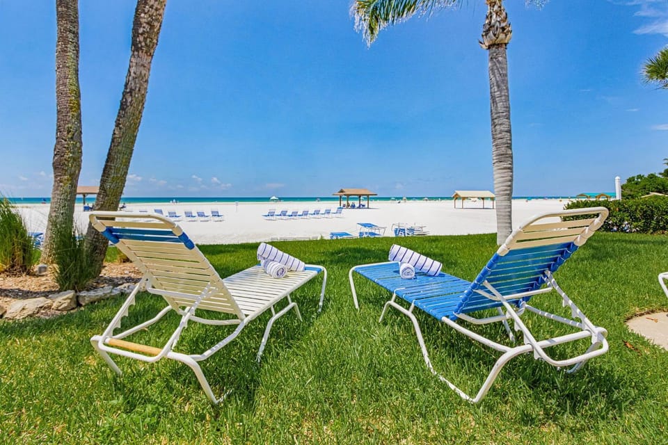 Combined Beachfront Bliss - Aloha Kai #24 & #24N - Roelens House in Siesta Beach