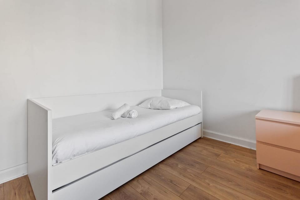 Le Prado - City centre - Spacious - AC Apartment in Cannes