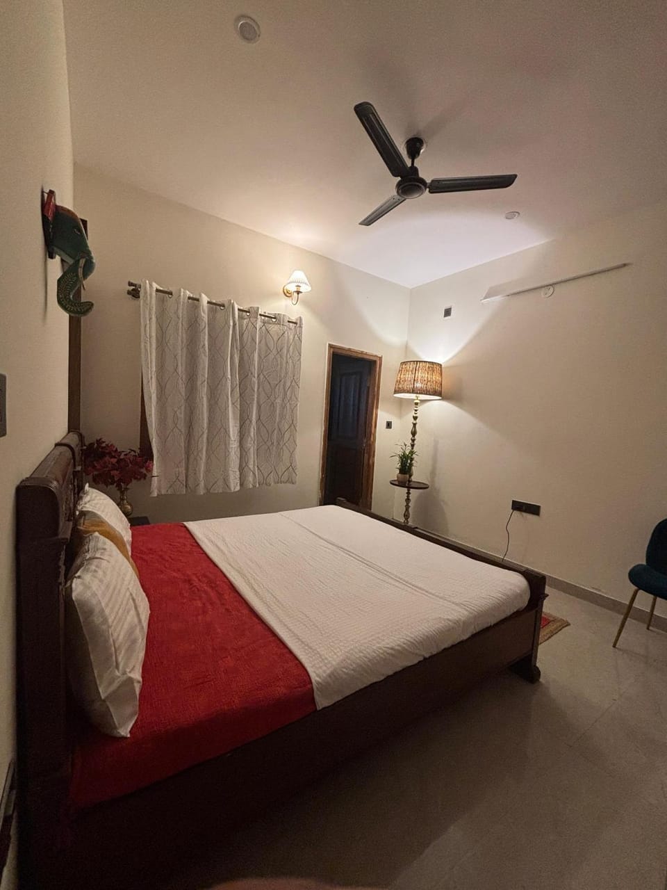 Bed, Photo of the whole room, Bedroom