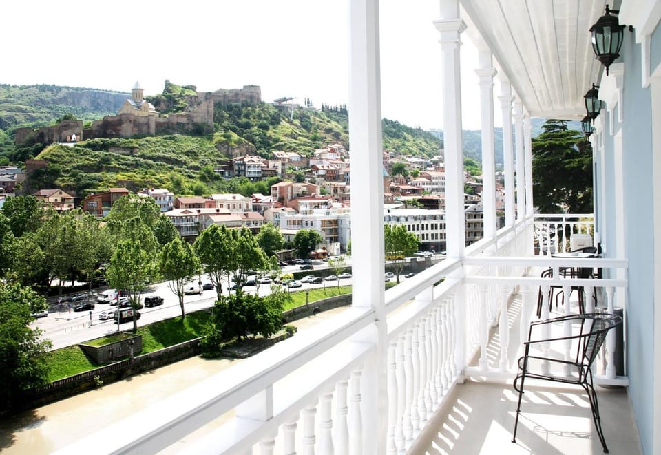 Property building, Day, Natural landscape, View (from property/room), Balcony/Terrace, Mountain view