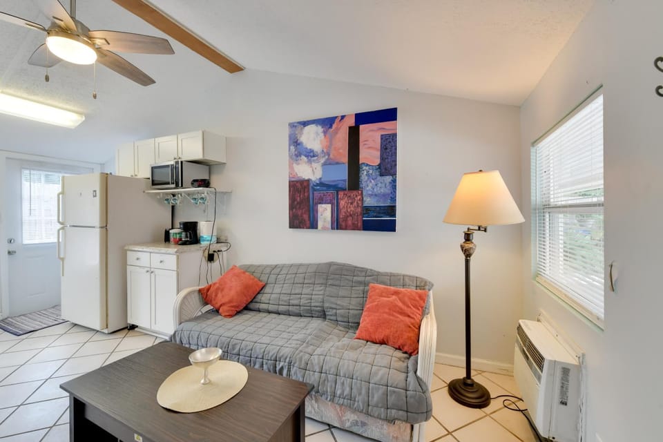1 Mi to Nokomis Beach: Quiet Getaway w/ Fire Pit Apartment in Nokomis