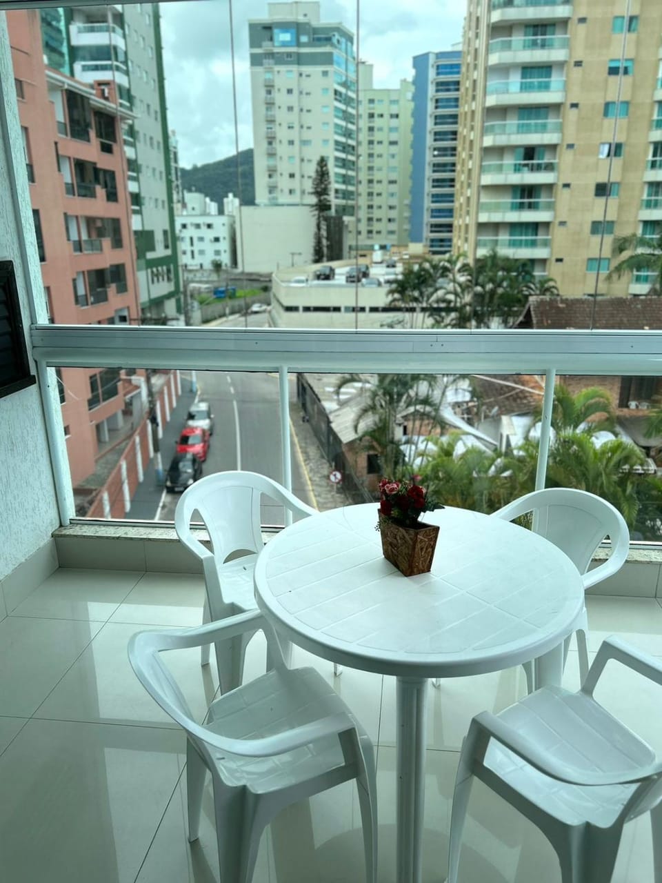 Day, BBQ facilities, View (from property/room), Balcony/Terrace, Seating area, Dining area, City view