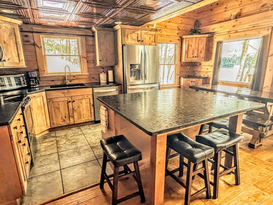 Kitchen or kitchenette, Dining area, Family, kitchen