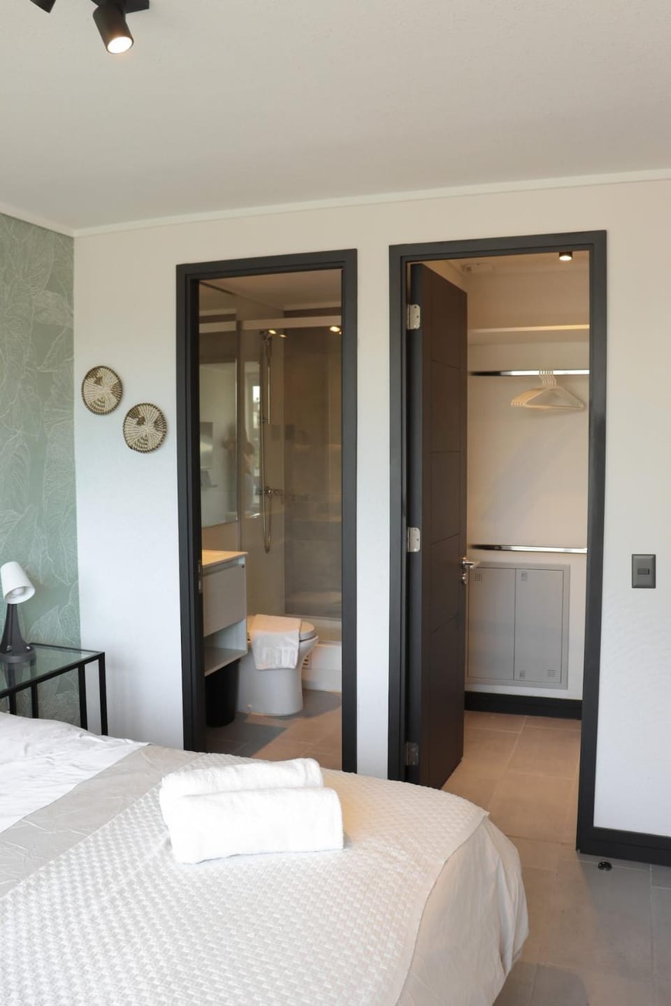 Bathroom, Photo of the whole room, Bedroom