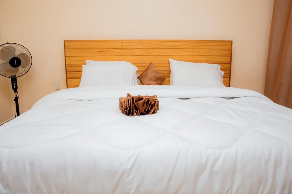 Restaurant/places to eat, Bed, Photo of the whole room, Bedroom, Breakfast, towels, air conditioner