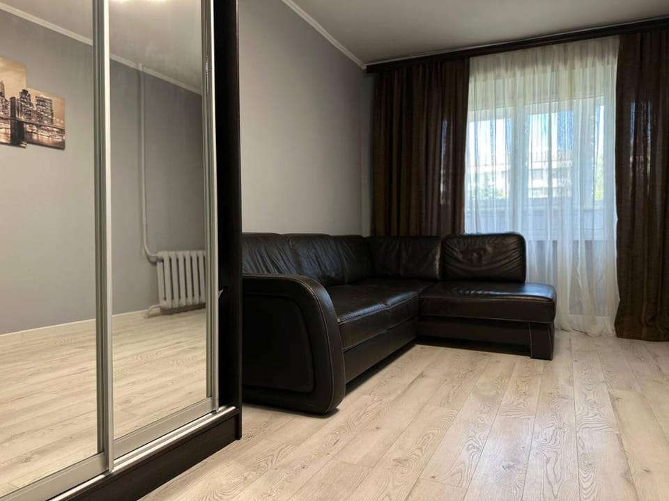Living room, Seating area, internet
