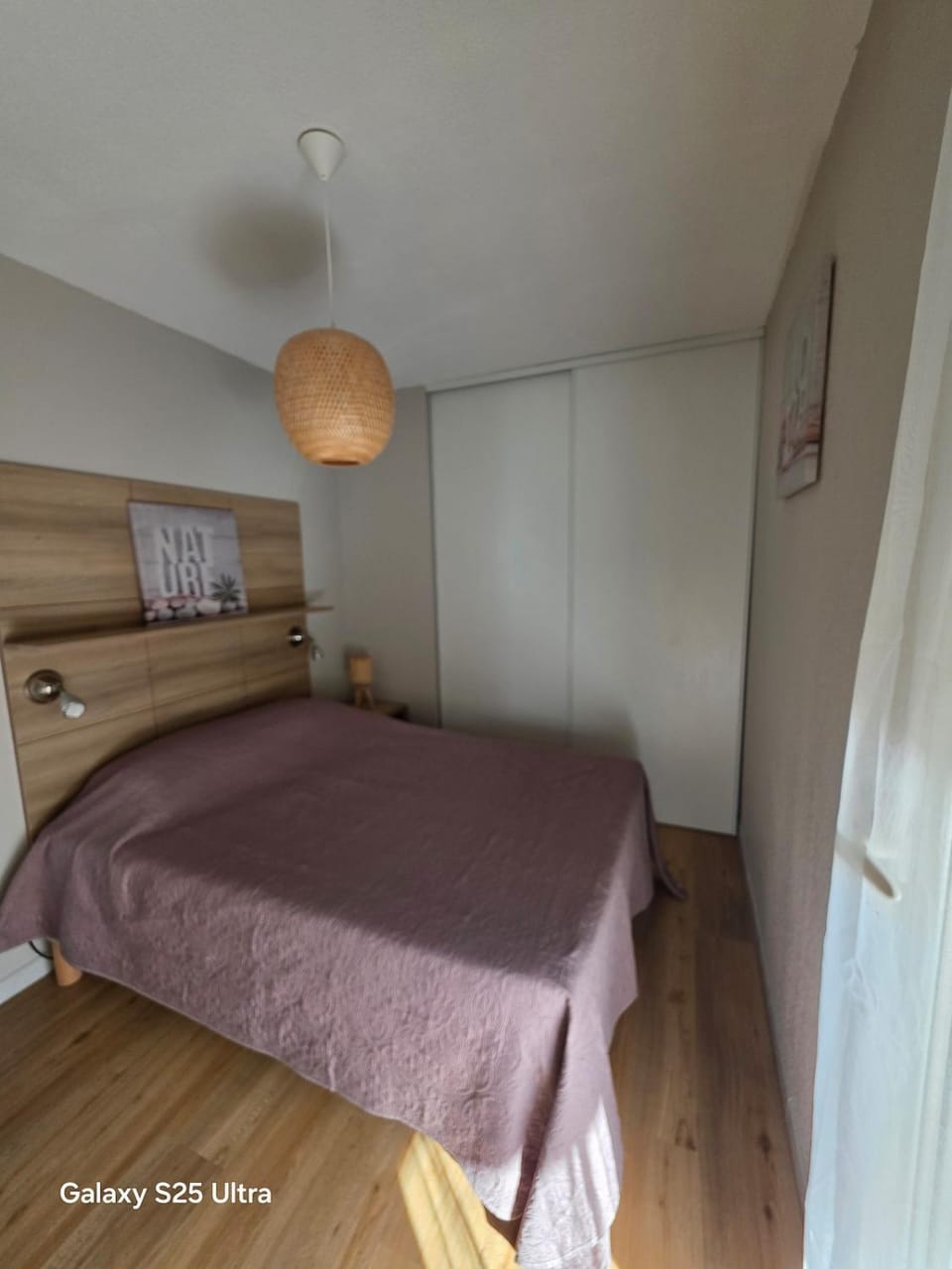 Photo of the whole room, wardrobe