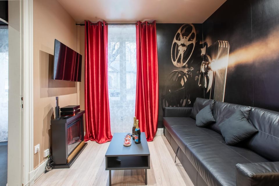 TV and multimedia, Living room, Seating area