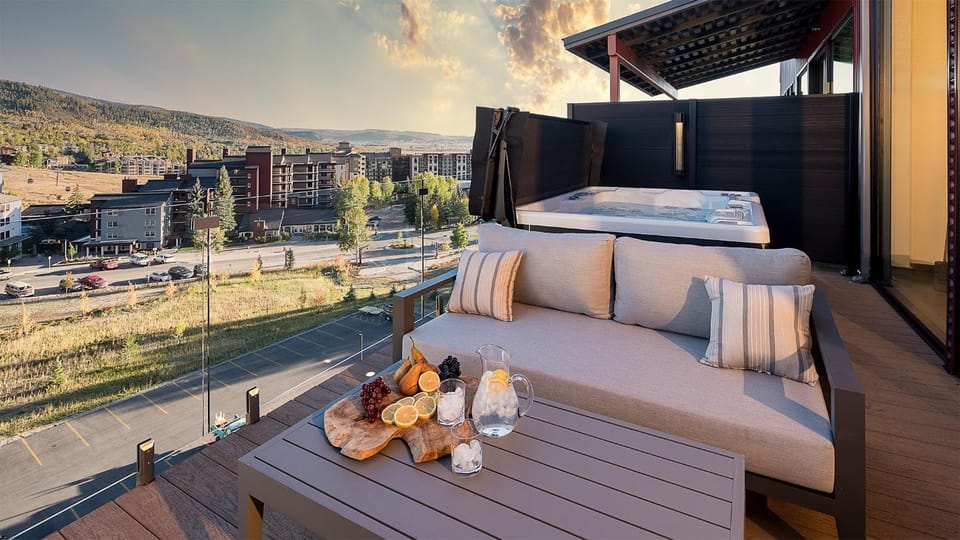 Day, Seating area, Mountain view