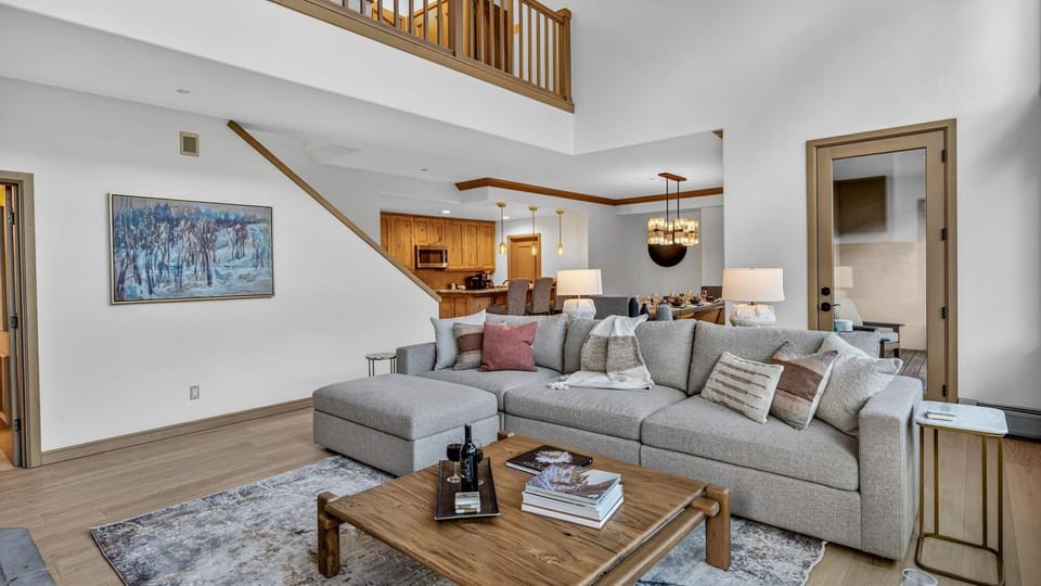 Living room, Seating area, fireplace