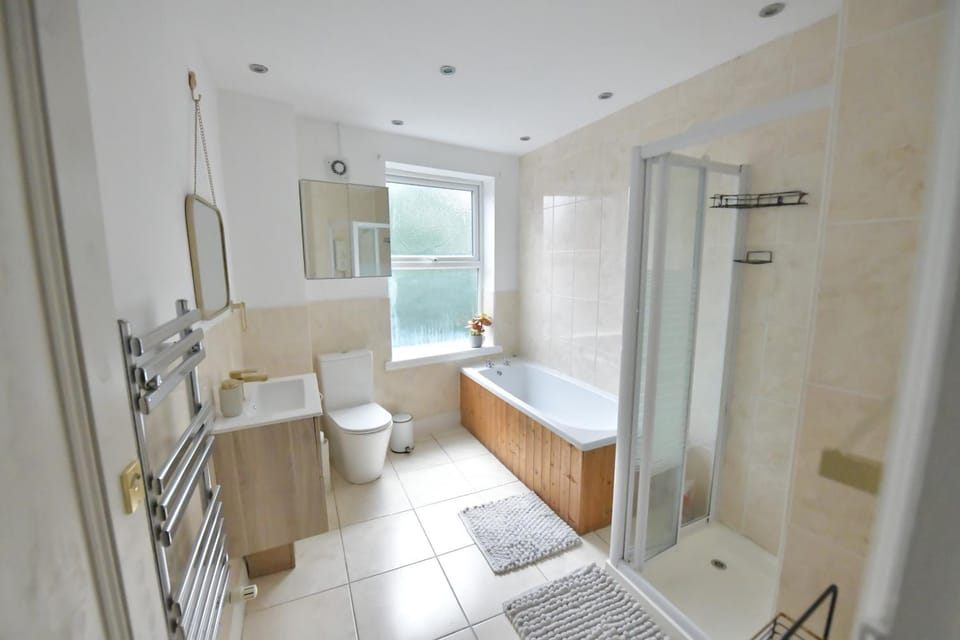 Spacious & Cosy Double Bed Room Stockport Vacation rental in England