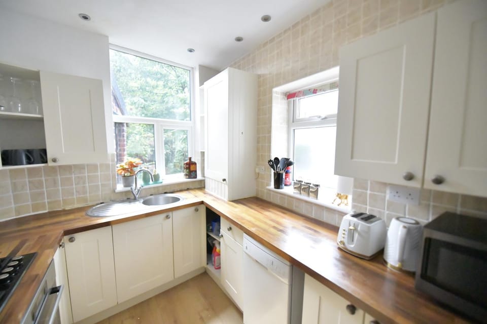 Spacious & Cosy Double Bed Room Stockport Vacation rental in England
