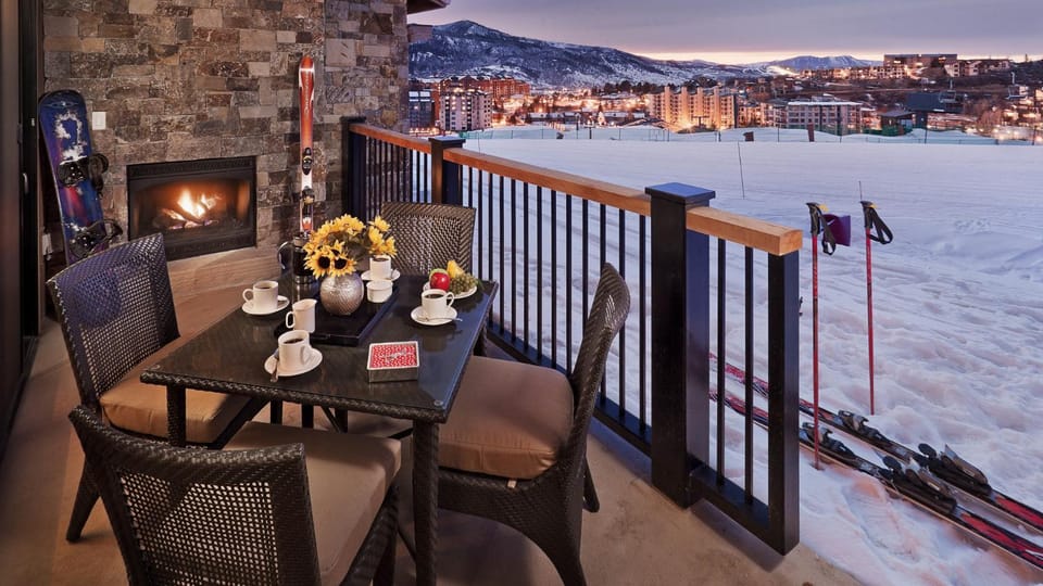 Balcony/Terrace, Seating area, fireplace