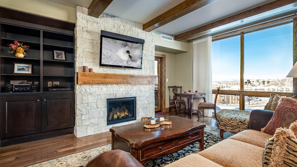 Living room, Seating area, Mountain view