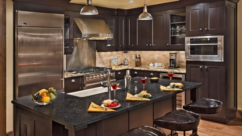 Dining area, microwave, storage, kitchen