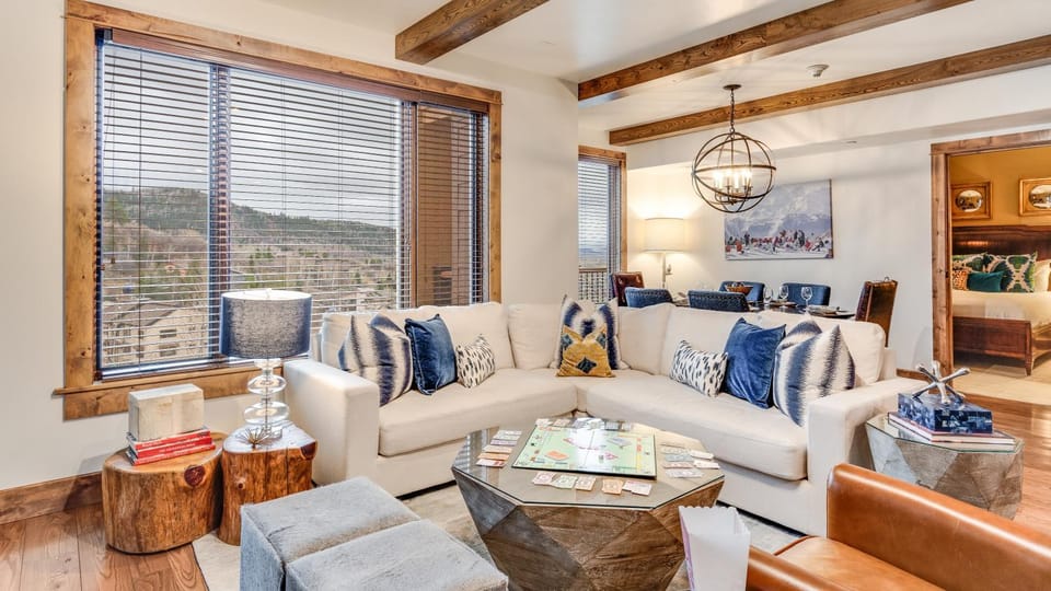 View (from property/room), Living room, Seating area