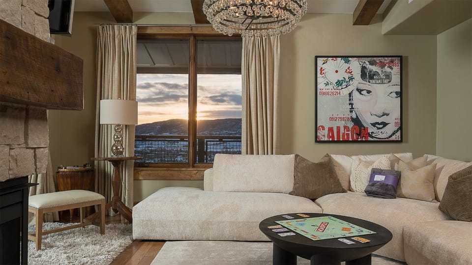 Living room, Seating area, Mountain view, fireplace