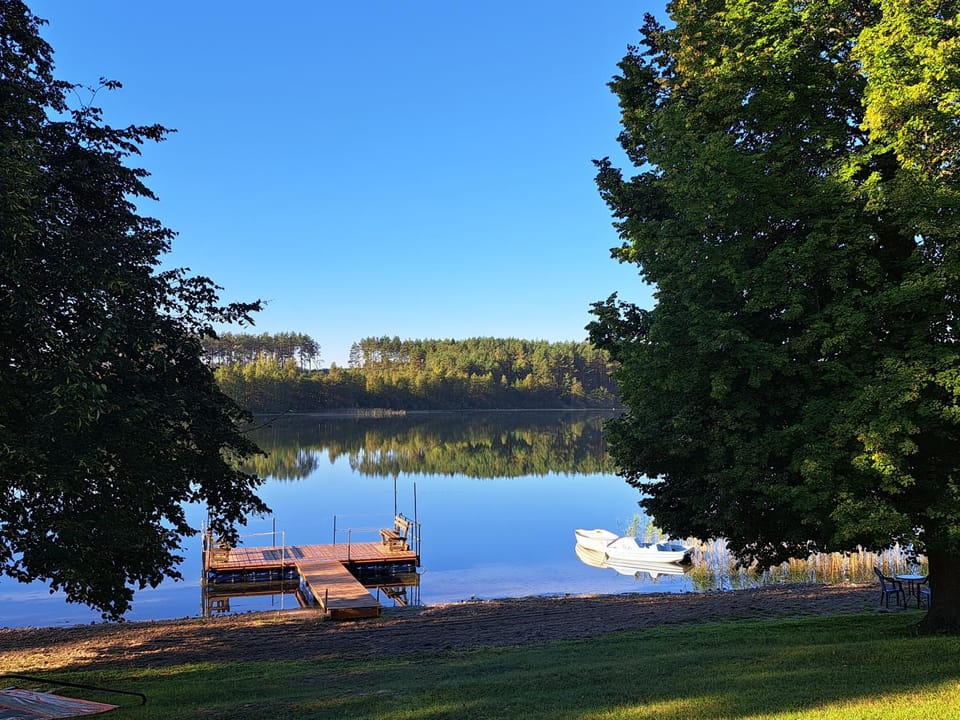 Domek Anastazja na Kaszubach z własną linią brzegową oraz balią House in Pomeranian Voivodeship