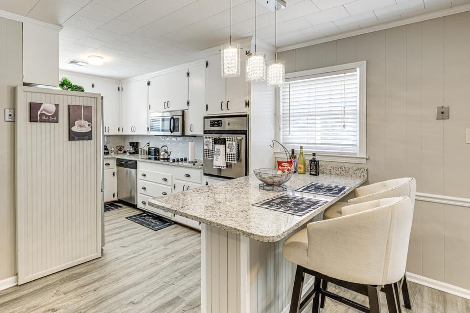Quiet, Stylish & Convenient Home in Prattville House in Prattville
