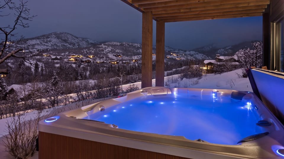 Patio, Hot Tub, Mountain view