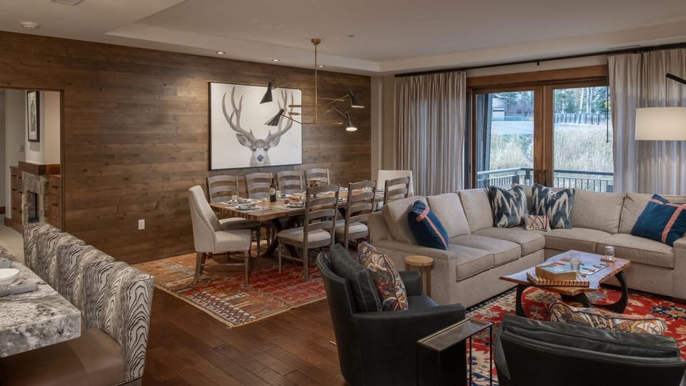 View (from property/room), Living room, Seating area, Dining area, furniture