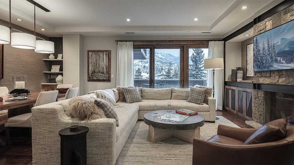 Winter, TV and multimedia, Seating area, fireplace, furniture