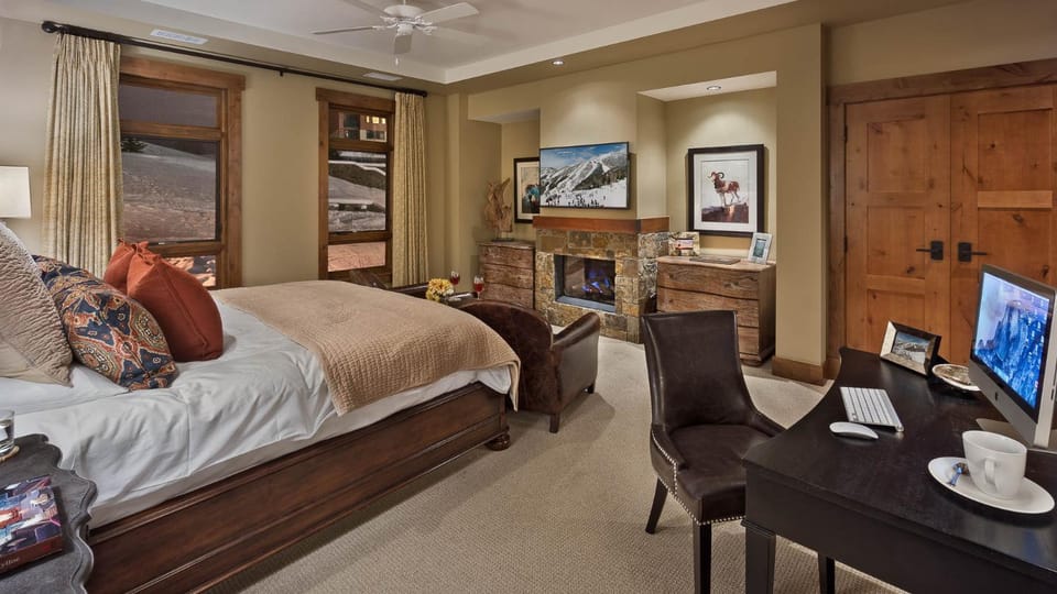 Bed, TV and multimedia, Bedroom, fireplace, furniture