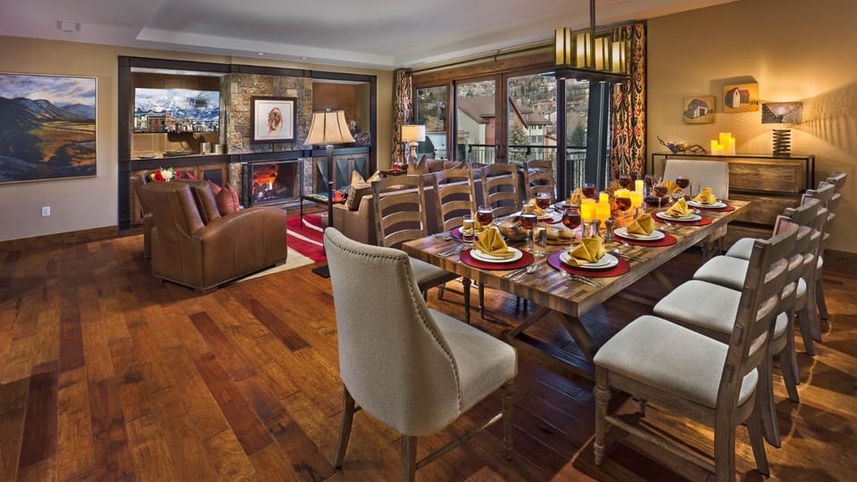 View (from property/room), Balcony/Terrace, Seating area, Dining area, furniture