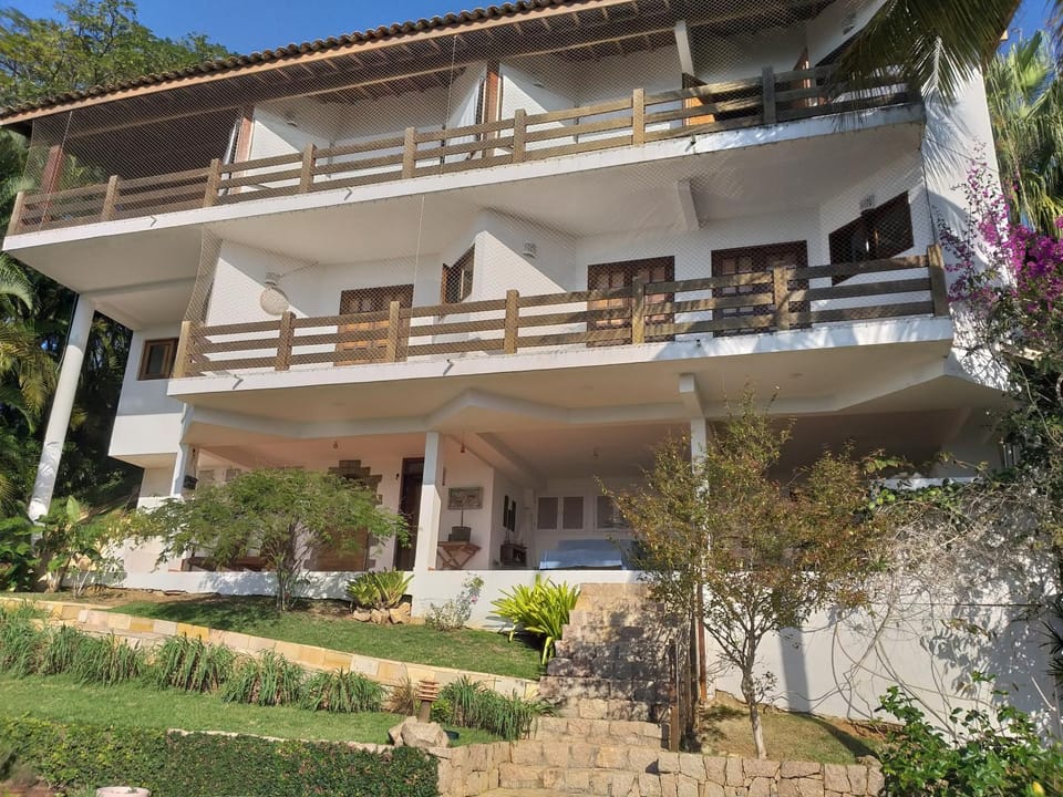 Casa com piscina - vista panorâmica para o mar Villa in State of São Paulo