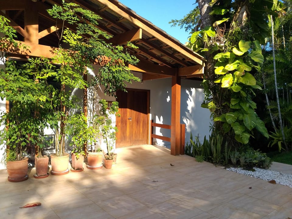 Casa com piscina - vista panorâmica para o mar Villa in State of São Paulo