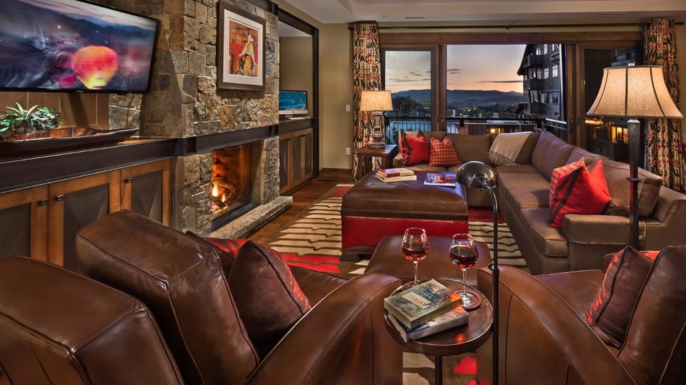 TV and multimedia, View (from property/room), Balcony/Terrace, Seating area, fireplace