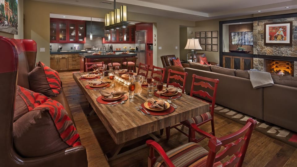 Seating area, Dining area, kitchen