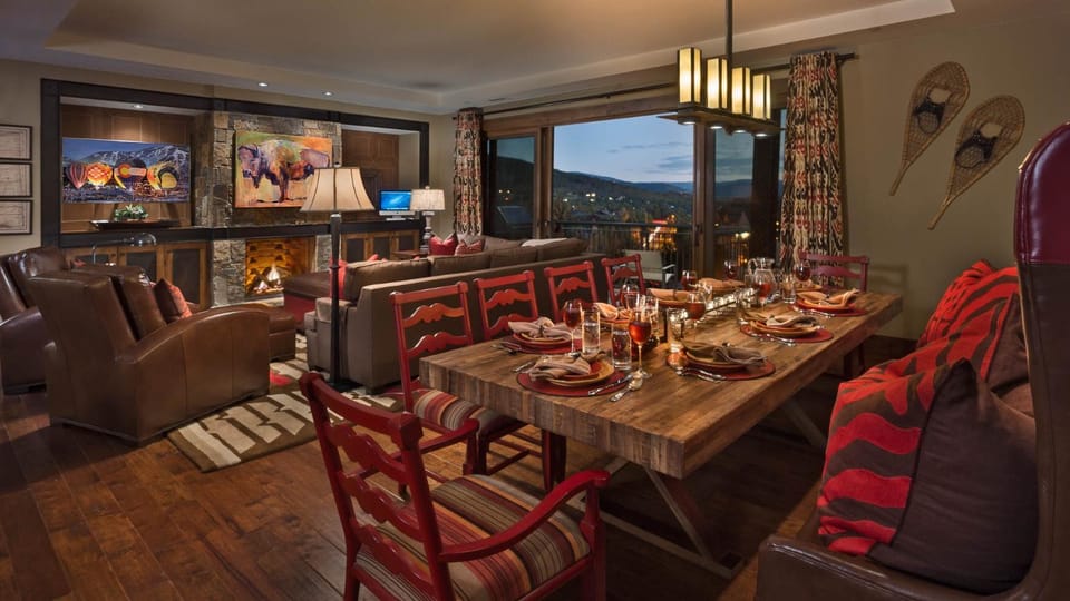 TV and multimedia, Dining area, fireplace