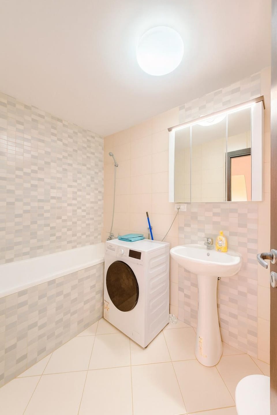 Toilet, Bathroom, Bath, washing machine