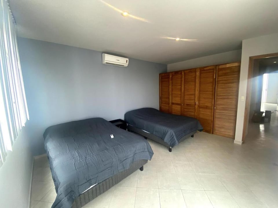 Bedroom, air conditioner