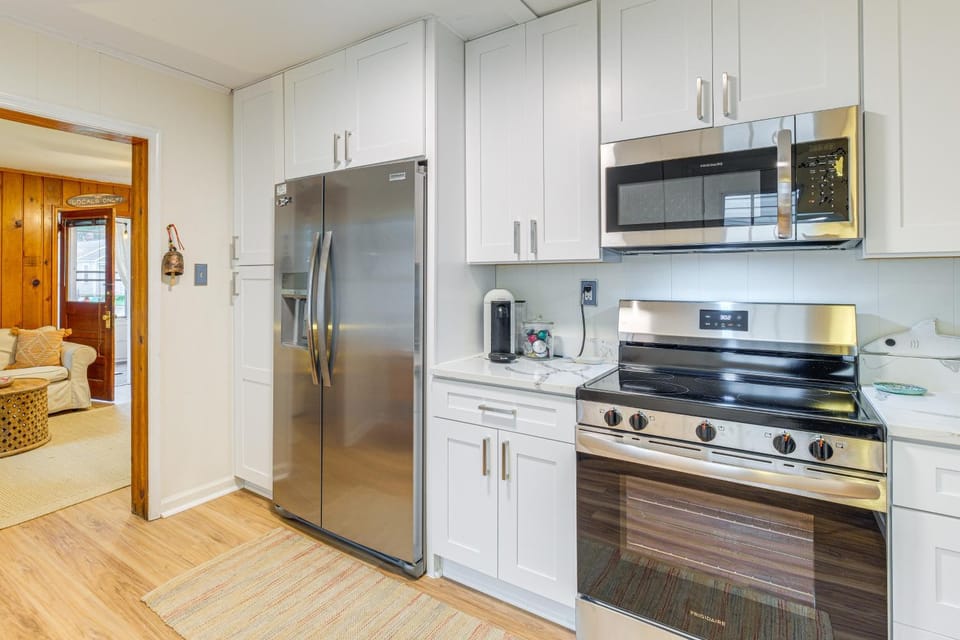Cozy Cottage Just 2 Blocks From the River! House in Colonial Beach
