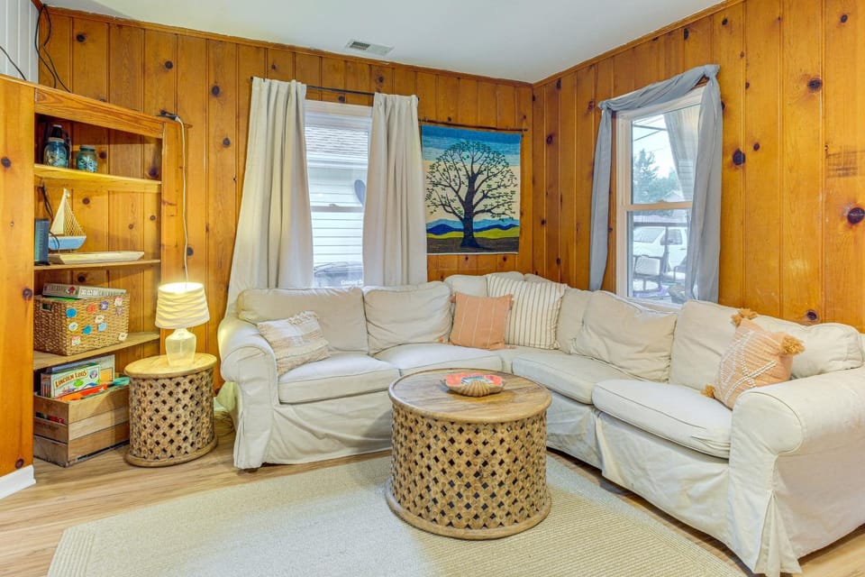 Cozy Cottage Just 2 Blocks From the River! House in Colonial Beach