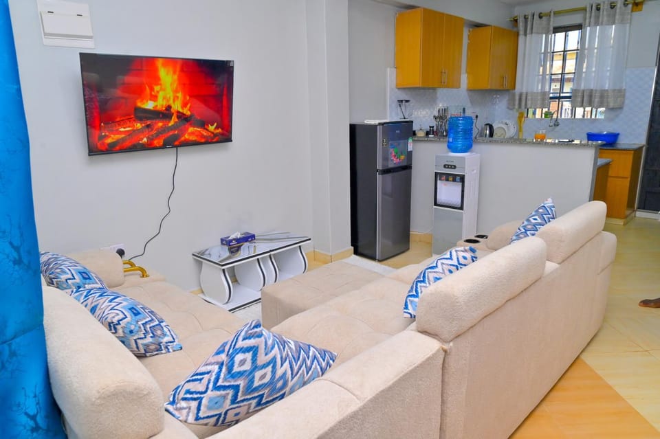 TV and multimedia, Kitchen or kitchenette, Living room, Seating area, Dining area, minibar, oven, stove