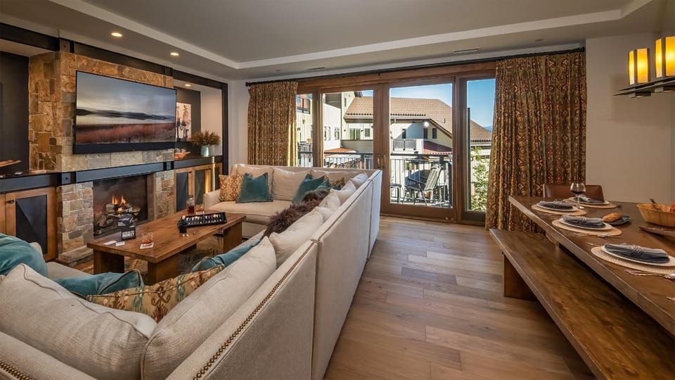 TV and multimedia, View (from property/room), Balcony/Terrace, fireplace, furniture