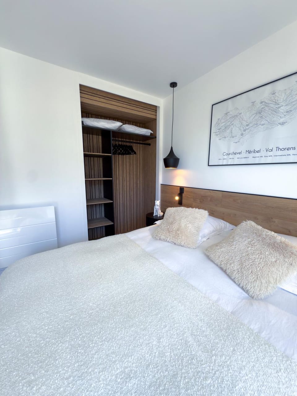 Bedroom, wardrobe