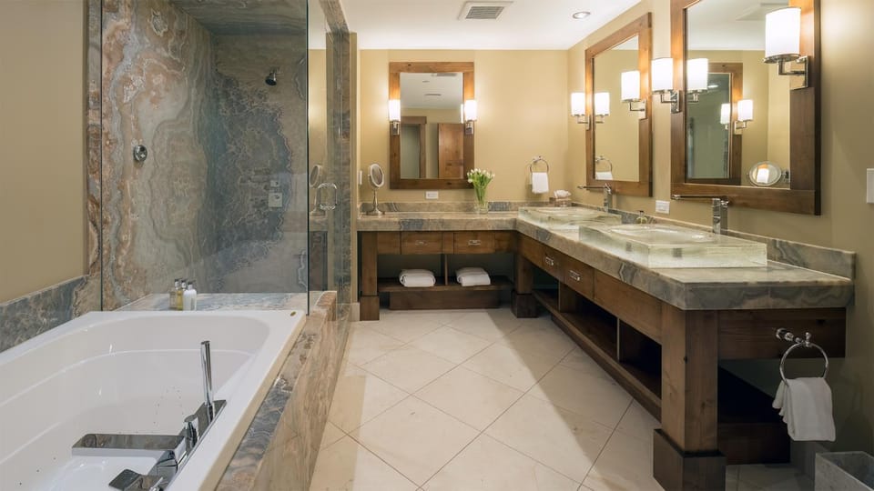 Shower, Bed, Bathroom, Bath, towels